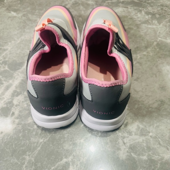 Women's Size 10 Vionic Brisk Vayda Slip-on Sneakers In Gray And Pink Unworn - Picture 5 of 9